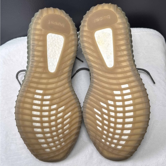 Yeezy Boost 350 V2 ‘Beluga’ | Size 11.5M - Picture 13 of 14
